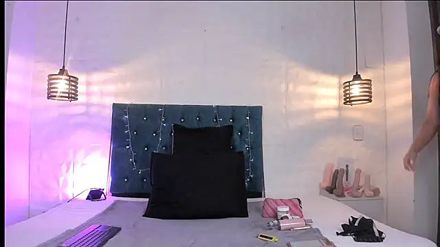 Snapshot of samantha_foxyy chatting on 06-18-26, 11:36 samantha foxyy online show from 06-18-26, 11:36