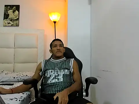 Snapshot of ricky_spensar23cm_ chatting on 02-14-26, 02:08 ricky spensar23cm online show from 02-14-26, 02:08