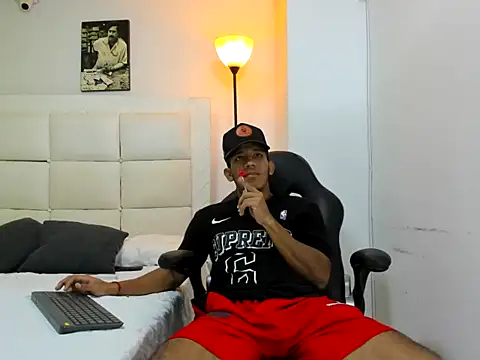 Snapshot of ricky_spensar23cm_ chatting on 02-21-26, 02:12 ricky spensar23cm online show from 02-21-26, 02:12