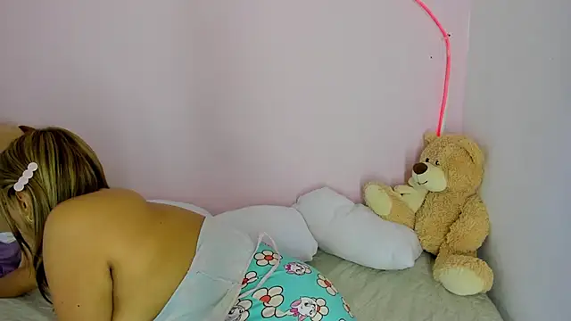 Snapshot of Kiikilove149 chatting on 02-08-26, 01:53 Kiikilove149 online show from 02-08-26, 01:53