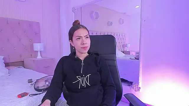 lizzyrossie online show from 02-06-26, 02:09