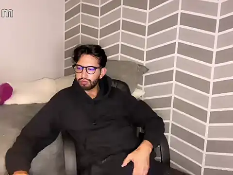 thomass1018 online show from 02-13-26, 02:29