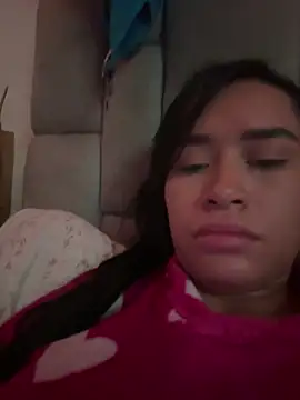 Snapshot of Zoe_dim chatting on 02-19-26, 03:35 Zoe dim online show from 02-19-26, 03:35