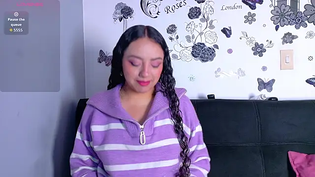 Snapshot of emiily_curly chatting on 02-09-26, 11:58 emiily curly online show from 02-09-26, 11:58