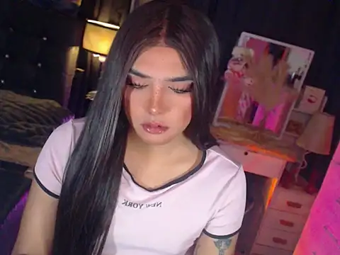 Snapshot of Katezorah chatting on 02-25-26, 06:50 Katezorah online show from 02-25-26, 06:50