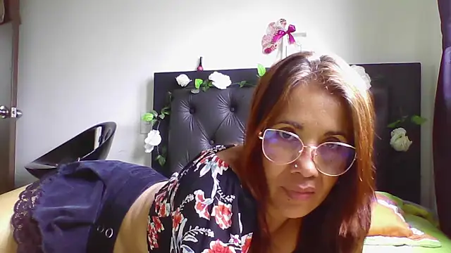 Snapshot of camila_star10 chatting on 05-19-26, 04:02 camila star10 online show from 05-19-26, 04:02