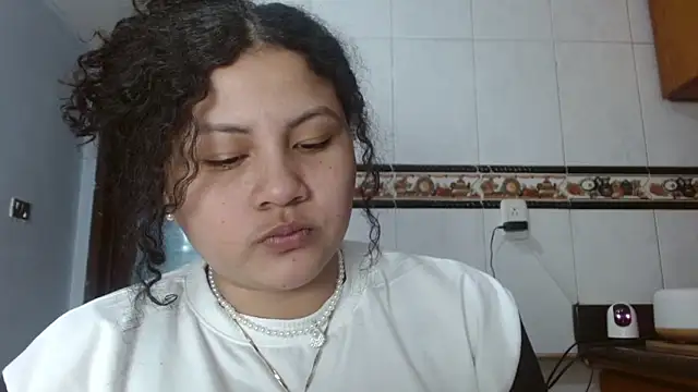 Snapshot of Baby_dirt chatting on 02-12-26, 02:23 Baby dirt online show from 02-12-26, 02:23