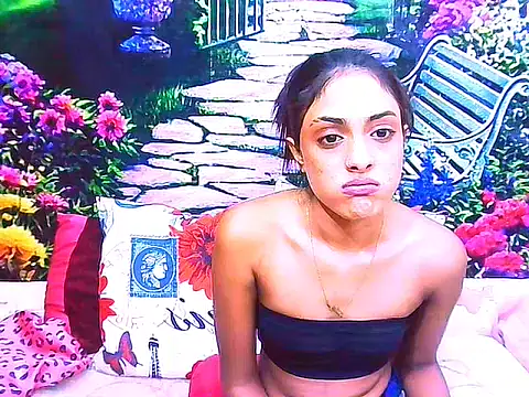 Snapshot of IndianPretty14u2Luv chatting on 05-09-26, 06:40 IndianPretty14u2Luv online show from 05-09-26, 06:40