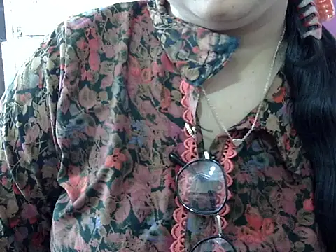 Cute Aliyaa online show from 04-01-26, 09:43