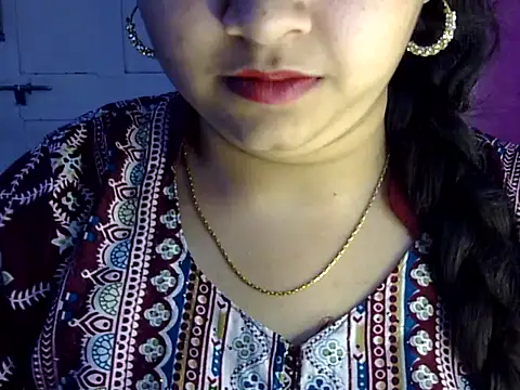 Cute Aliyaa online show from 07-18-26, 12:42