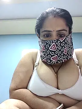 diyam4002 online show from 02-10-26, 09:24