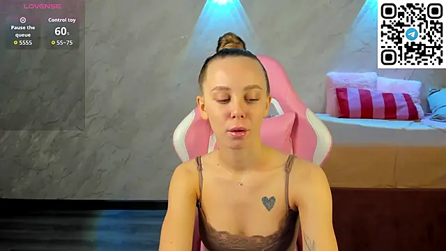 Snapshot of Tesssa_Young chatting on 02-07-26, 12:58 Tesssa Young online show from 02-07-26, 12:58