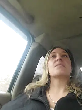 Snapshot of Sunflower0025 chatting on 02-21-26, 10:33 Sunflower0025 online show from 02-21-26, 10:33