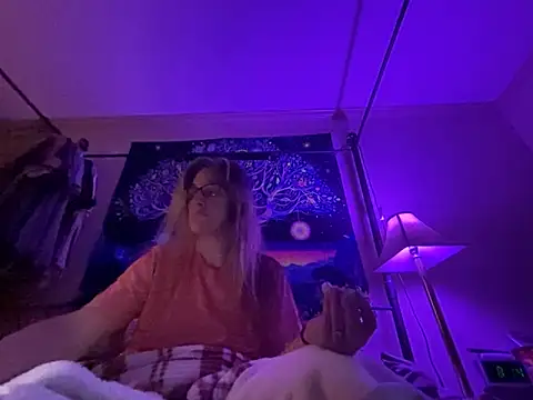 Sunflower0025 online show from 05-01-26, 01:05