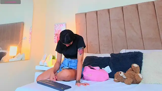 LANA LARSEN online show from 04-21-26, 11:38