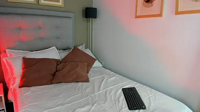 Snapshot of SalomeStorm_ chatting on 02-17-26, 08:59 SalomeStorm online show from 02-17-26, 08:59