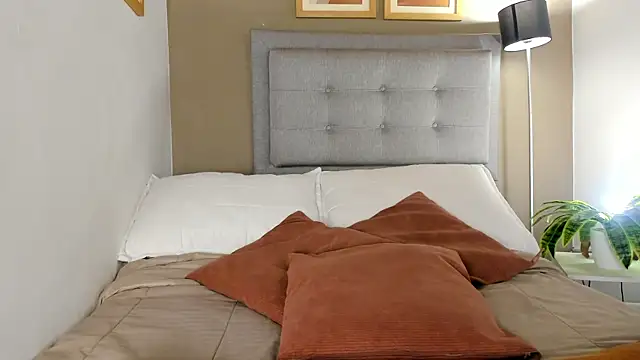 SalomeStorm  online show from 03-21-26, 04:54