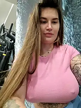 Snapshot of TattooGirlAlia chatting on 12-25-24, 06:19 TattooGirlAlia online show from 12-25-24, 06:19