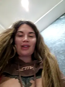 Snapshot of TattooGirlAlia chatting on 01-05-25, 07:39 TattooGirlAlia online show from 01-05-25, 07:39