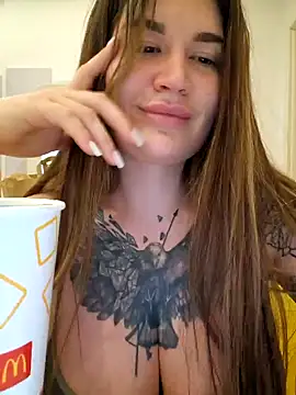 Snapshot of TattooGirlAlia chatting on 02-08-25, 11:55 TattooGirlAlia online show from 02-08-25, 11:55