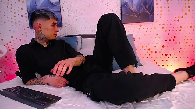 Snapshot of Max_Hader chatting on 02-10-26, 01:15 Max Hader online show from 02-10-26, 01:15