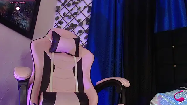 Snapshot of charlotte_brawn chatting on 03-03-26, 01:06 charlotte brawn online show from 03-03-26, 01:06