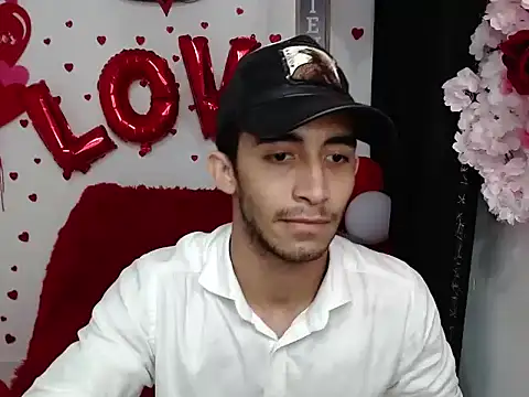 Snapshot of Caius_fox chatting on 02-15-26, 04:58 Caius fox online show from 02-15-26, 04:58