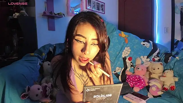 Snapshot of Rebecahart chatting on 02-04-26, 04:29 Rebecahart online show from 02-04-26, 04:29