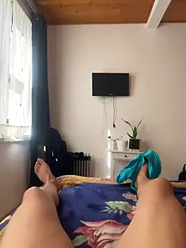 Snapshot of Leitequentegg chatting on 03-18-26, 04:21 Leitequentegg online show from 03-18-26, 04:21