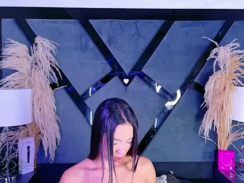 Snapshot of KylieWhitee chatting on 02-05-26, 04:17 KylieWhitee online show from 02-05-26, 04:17