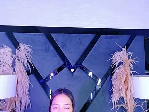 Snapshot of KylieWhitee chatting on 02-19-26, 12:01 KylieWhitee online show from 02-19-26, 12:01