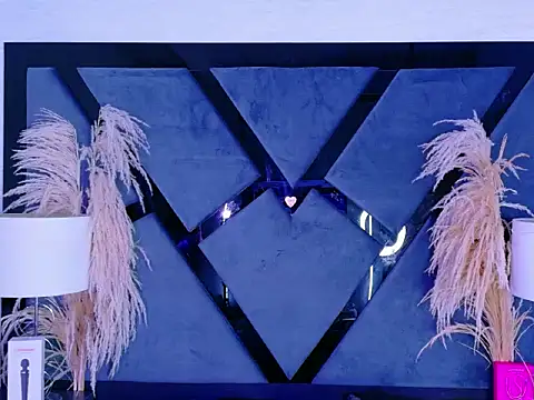 Snapshot of KylieWhitee chatting on 02-20-26, 12:05 KylieWhitee online show from 02-20-26, 12:05