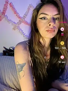 Snapshot of Queen-Pinky chatting on 06-11-26, 07:56 Queen-Pinky online show from 06-11-26, 07:56