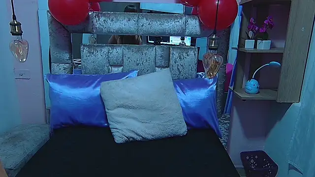 Snapshot of thyara_noa chatting on 02-14-26, 08:05 thyara noa online show from 02-14-26, 08:05