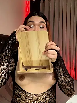 Snapshot of Avery_West chatting on 02-03-26, 06:40 Avery West online show from 02-03-26, 06:40