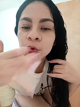 Snapshot of luna_pinky chatting on 02-14-26, 02:47 luna pinky online show from 02-14-26, 02:47