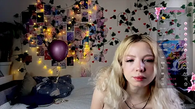 Akari-moon online show from 04-09-26, 05:40