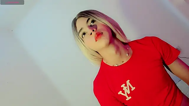 Snapshot of zoe_rous2 chatting on 02-02-26, 02:05 zoe rous2 online show from 02-02-26, 02:05