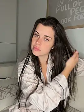 Snapshot of houseofnova chatting on 02-25-26, 08:40 houseofnova online show from 02-25-26, 08:40