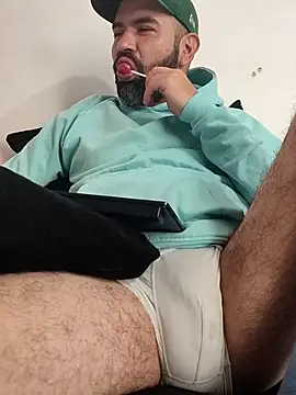 hairyandbigmann online show from 04-03-26, 07:34