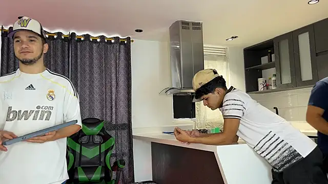 TheBatMansion online show from 02-18-26, 09:55