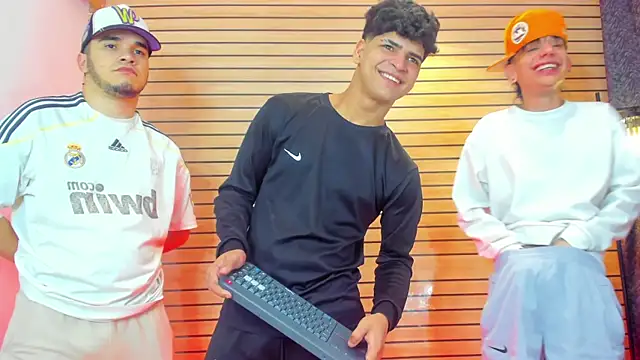 TheBatMansion online show from 04-09-26, 06:19