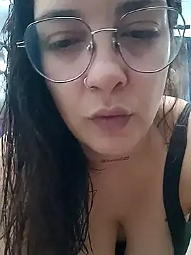 Snapshot of kuramaqueen chatting on 02-15-26, 04:42 kuramaqueen online show from 02-15-26, 04:42