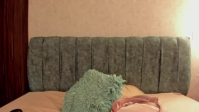 Aleera Walton online show from 03-19-26, 07:07