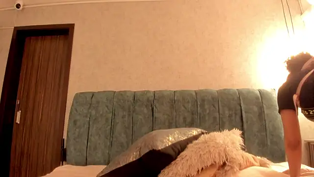 Aleera Walton online show from 04-17-26, 07:28