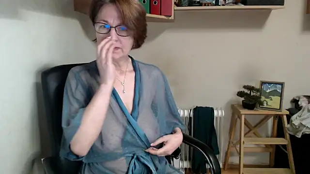 katemodel online show from 05-18-26, 07:47