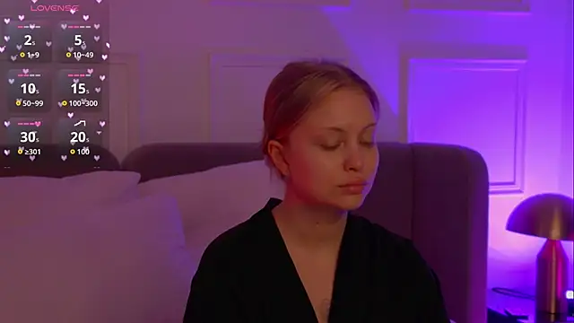 MollyHilton online show from 04-12-26, 06:02