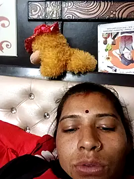 Snapshot of Binnu_pande chatting on 02-21-26, 04:41 Binnu pande online show from 02-21-26, 04:41