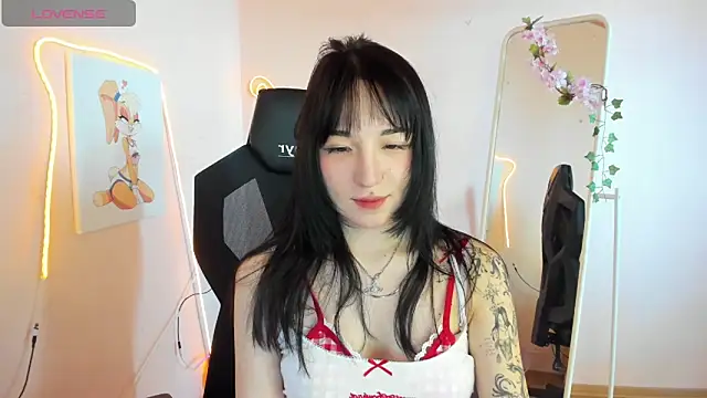 Snapshot of AliceeinWonderlanddd chatting on 05-18-26, 03:02 AliceeinWonderlanddd online show from 05-18-26, 03:02