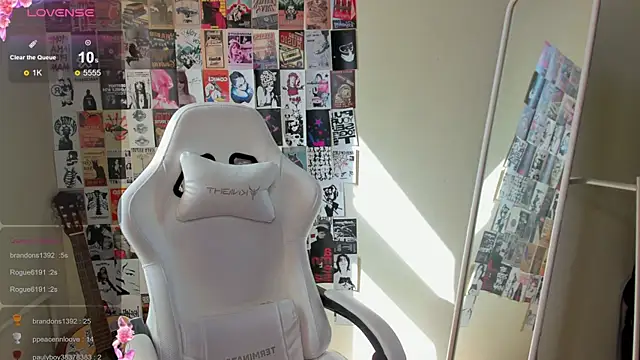 AliceeinWonderlanddd online show from 07-02-26, 03:23